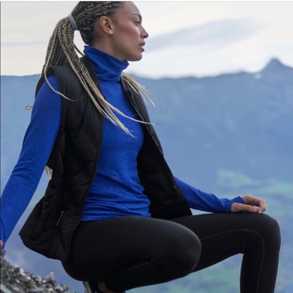 Athleta flurry peak turtle neck